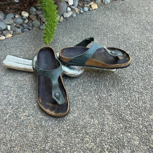 Birkenstock Gizeh Green Oiled Leather Classic Footbed Thong Sandals Size 40